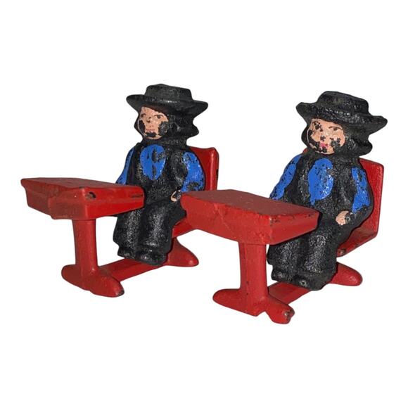 Vintage Cast Iron 2 Amish Boys Red School Desk 1997 John Wright Figurines - A999 - Picture 3 of 9